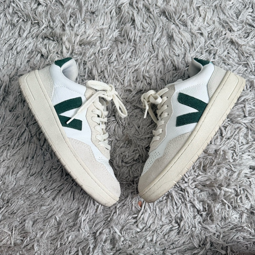 Veja V-90 Sneakers